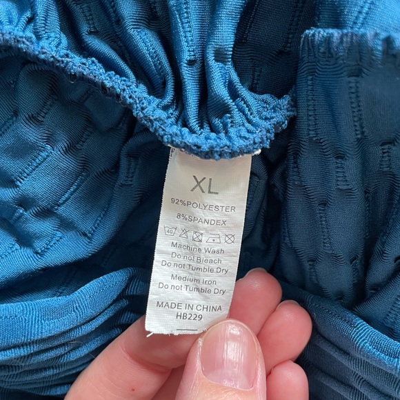 Booty Shaping Capri Length Leggings, Blue, Size XL - Picture 8 of 11